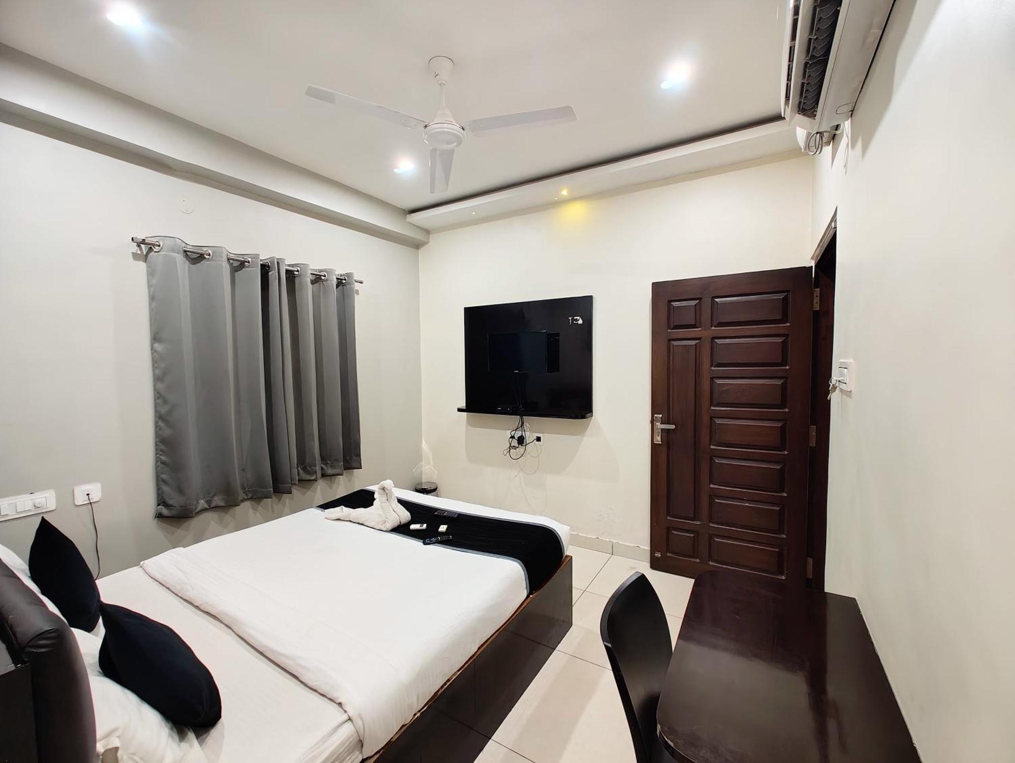 Hotel Grandview Kondapur  Exterior photo